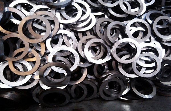 冷鋸機的切割鋸片耐用嗎，一張鋸片可以切多少刀料